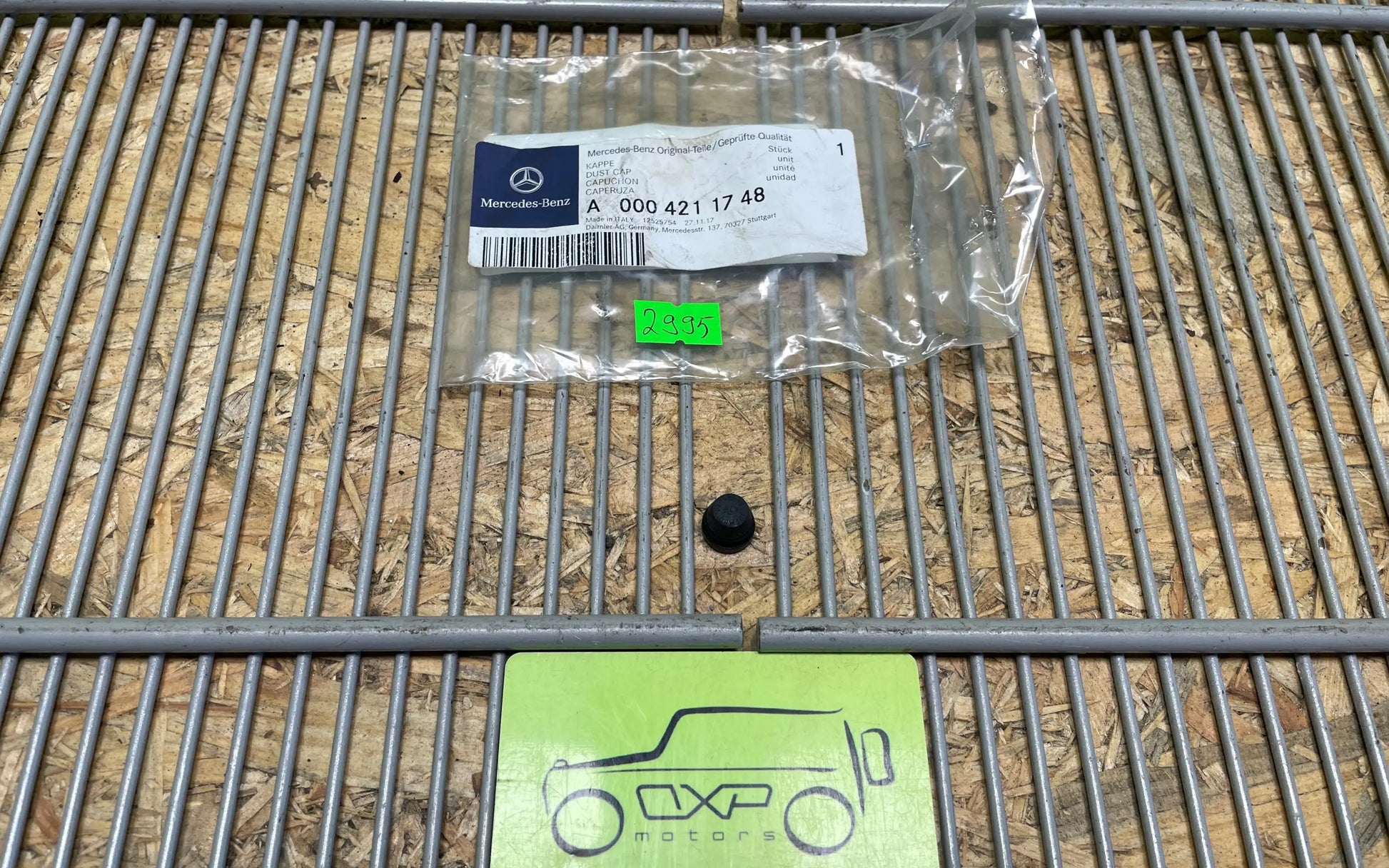 Mercedes-Benz E-Class W212 front brake bleeder cap - brake bleeder cap