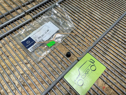 Mercedes-Benz E-Class W212 front brake bleeder cap - brake bleeder cap