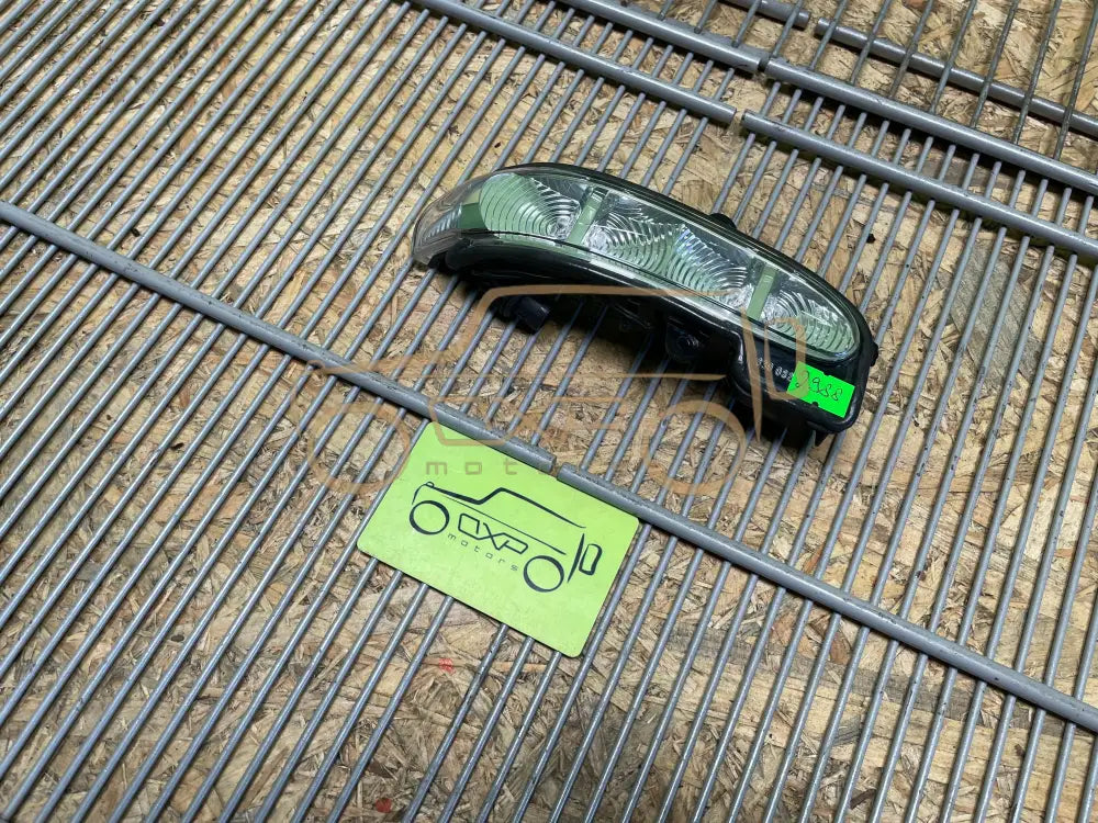 Mercedes-Benz E-Class W221 right mirror indicator - side mirror indicator