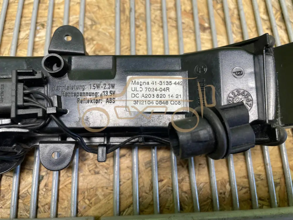 Mercedes-Benz E-Class W221 right mirror indicator - side mirror indicator