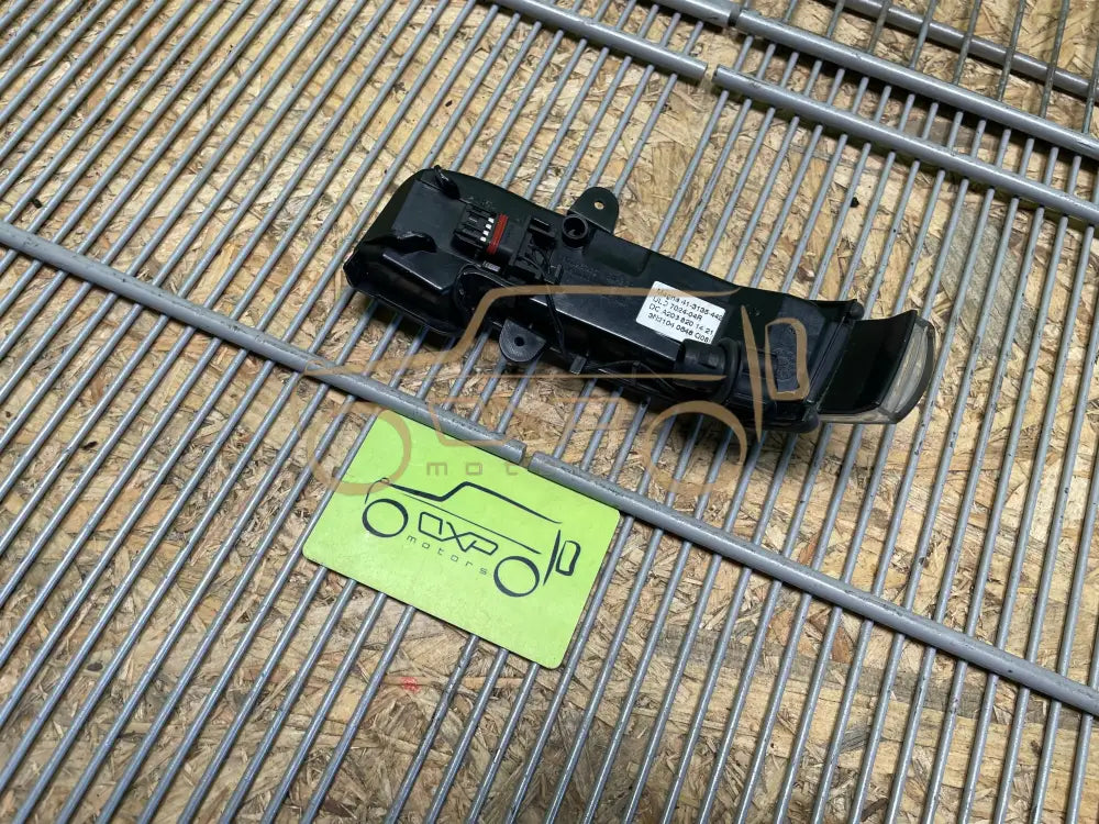 Mercedes-Benz E-Class W221 right mirror indicator - side mirror indicator