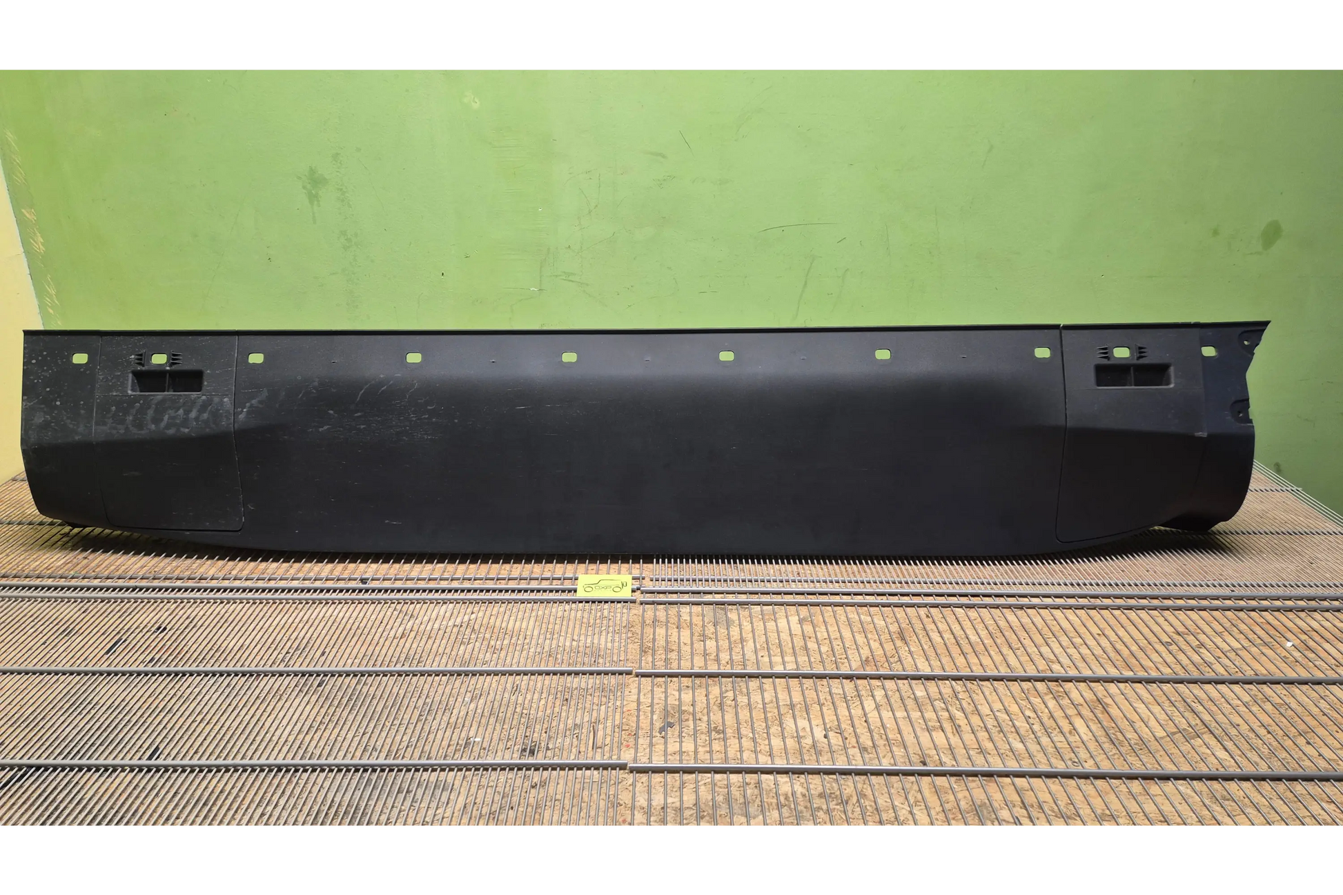 Mercedes-Benz EQC N293 footboard - footboard