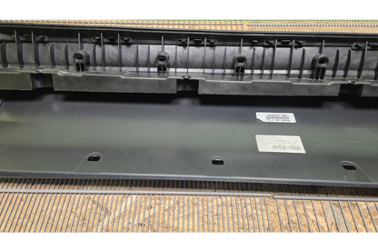 Mercedes-Benz EQC N293 footboard - footboard