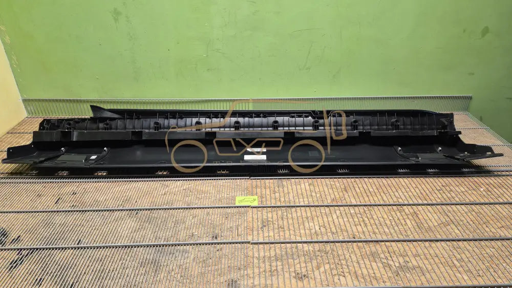 Mercedes-Benz EQC N293 footboard - footboard