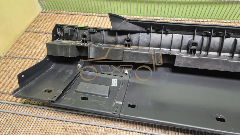 Mercedes-Benz EQC N293 footboard - footboard