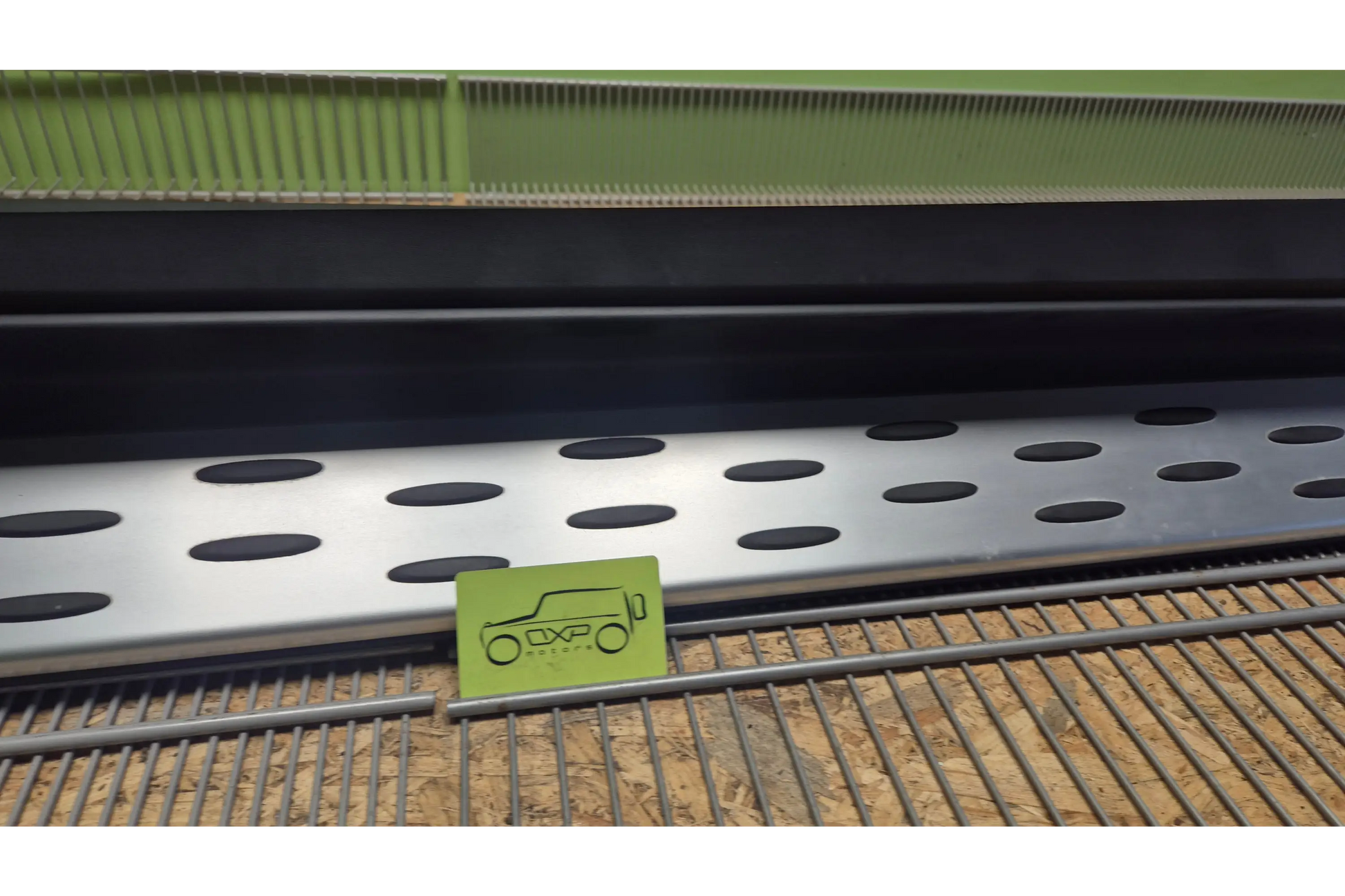 Mercedes-Benz EQC N293 footboard - footboard