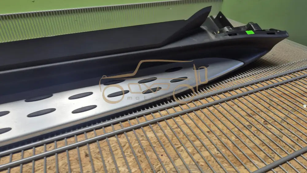 Mercedes-Benz EQC N293 footboard - footboard