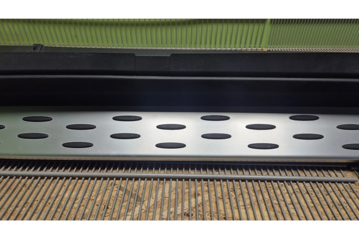 Mercedes-Benz EQC N293 footboard - footboard
