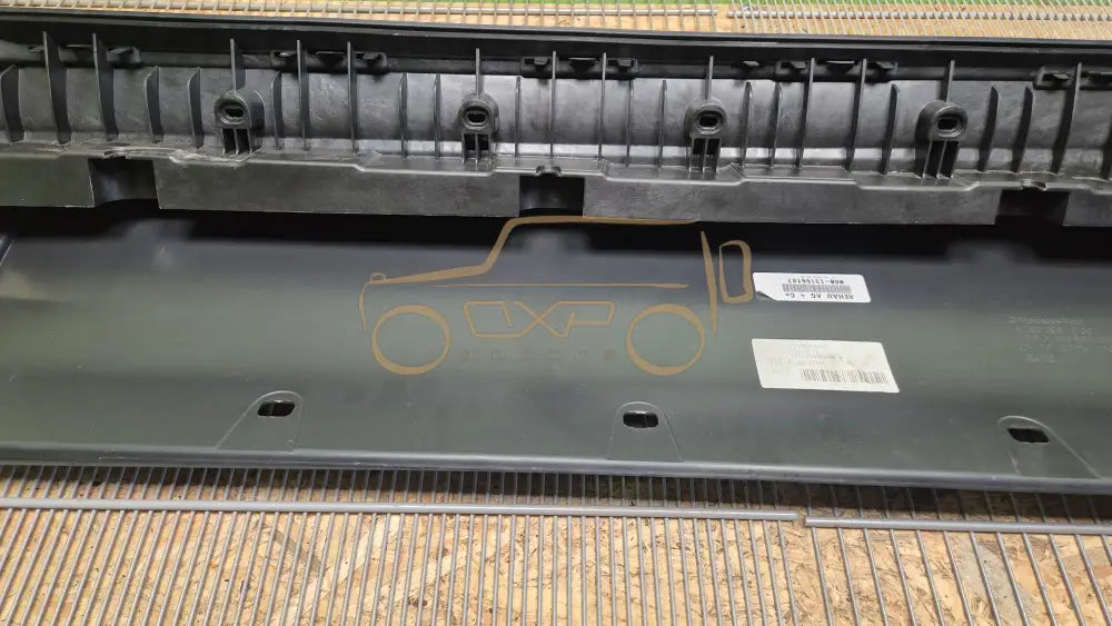 Mercedes-Benz EQC N293 footboard - footboard