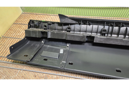 Mercedes-Benz EQC N293 footboard - footboard