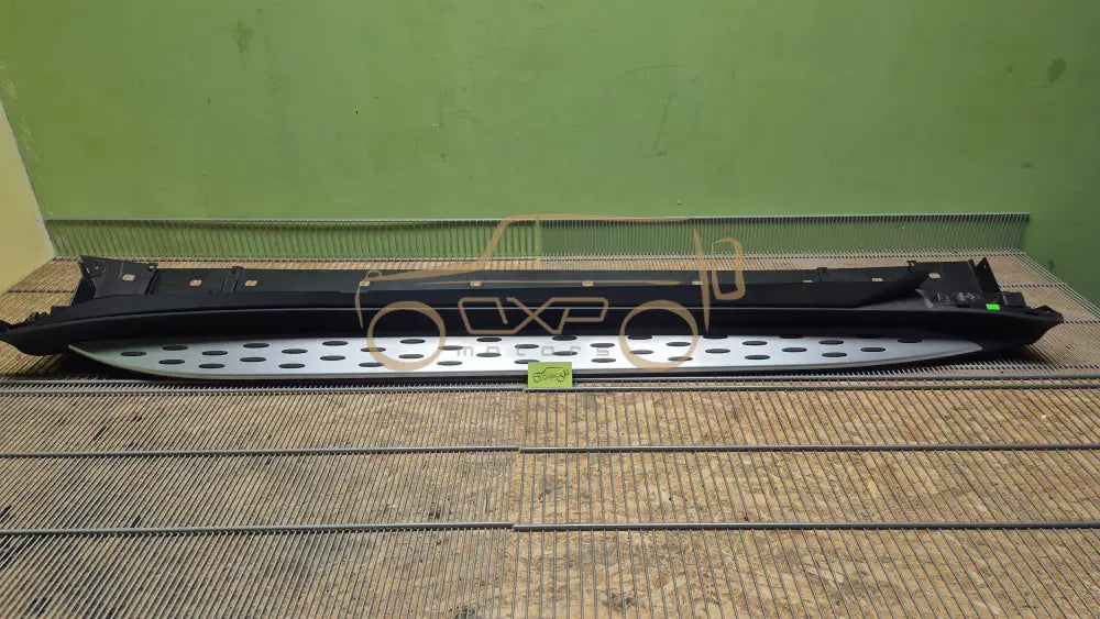 Mercedes-Benz EQC N293 footboard - footboard