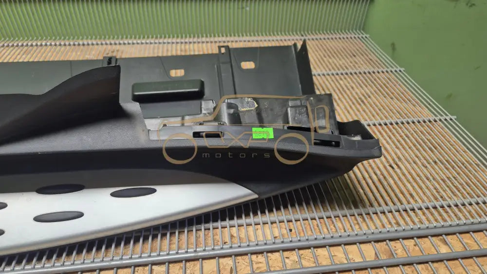 Mercedes-Benz EQC N293 footboard - footboard