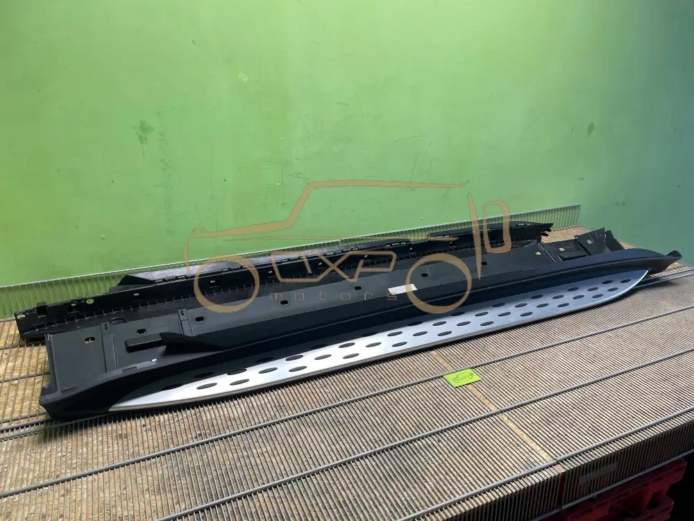 Mercedes-Benz EQC N293 Left running board genuine - running board genuine