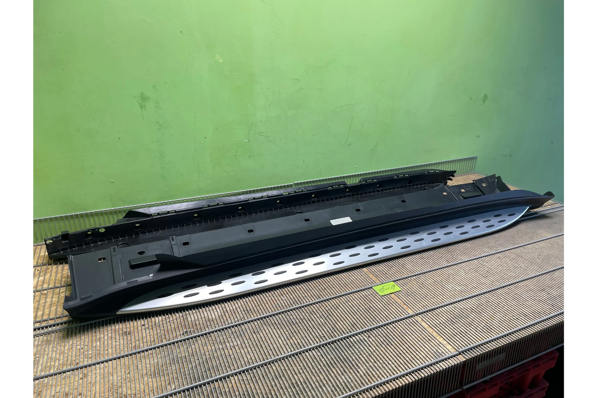 Mercedes-Benz EQC N293 Left running board genuine - runnig board