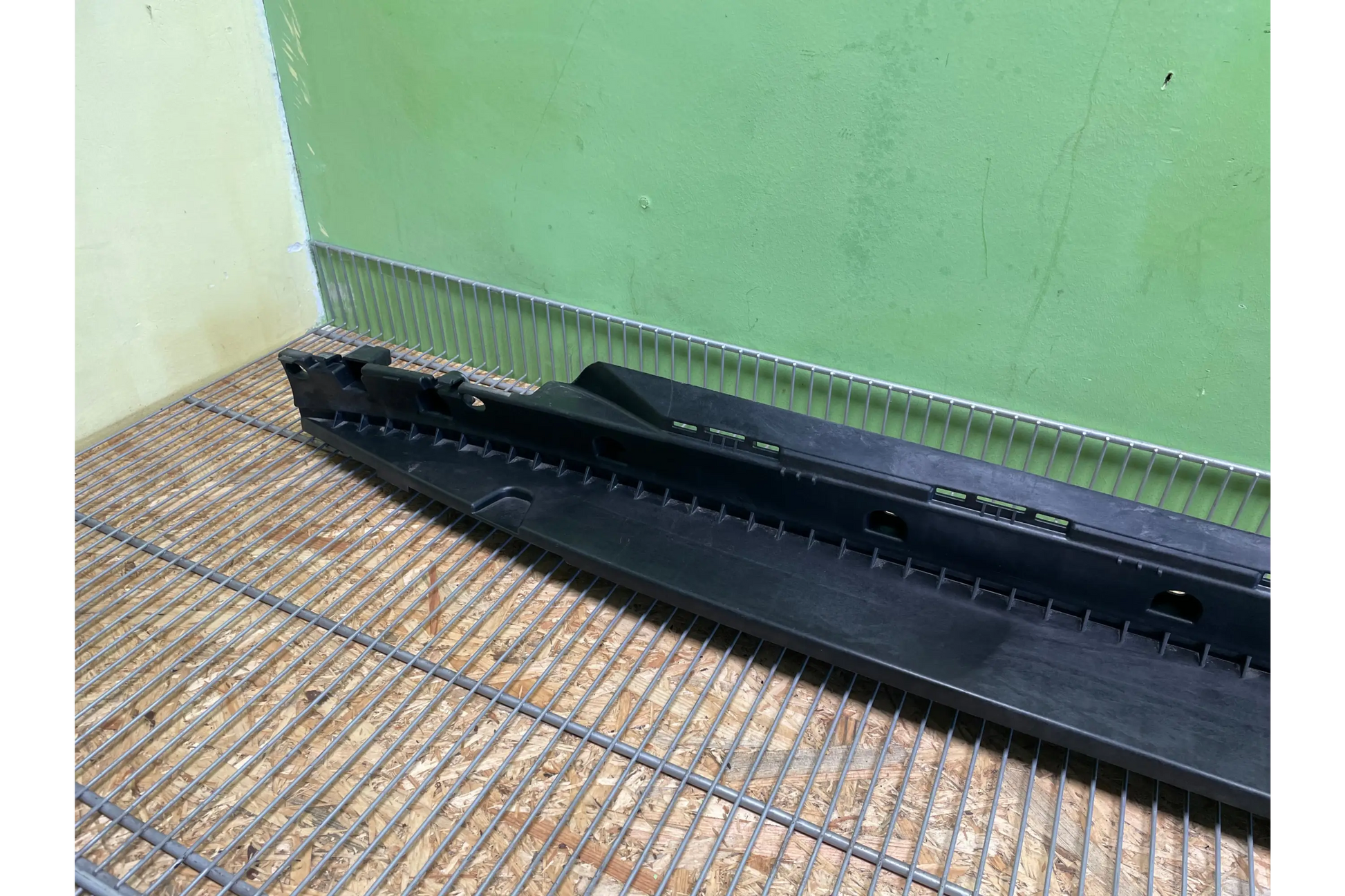 Mercedes-Benz EQC N293 Left running board genuine - runnig board