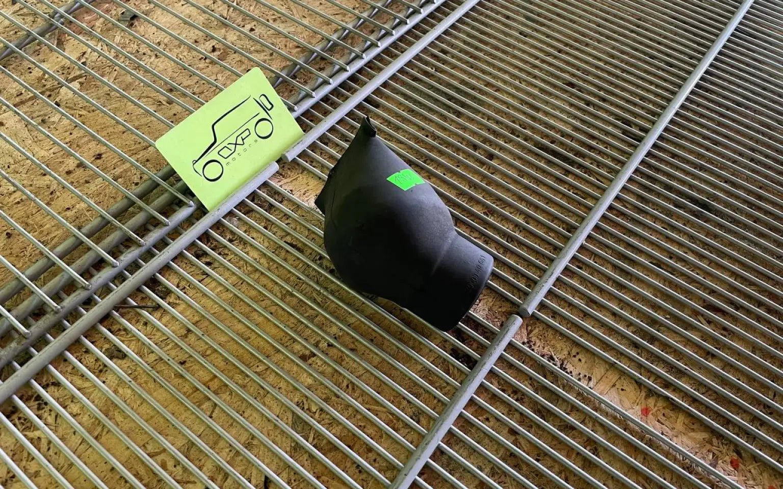 Mercedes-Benz G-Class 230GE W460 Dust drain valve - dust draine