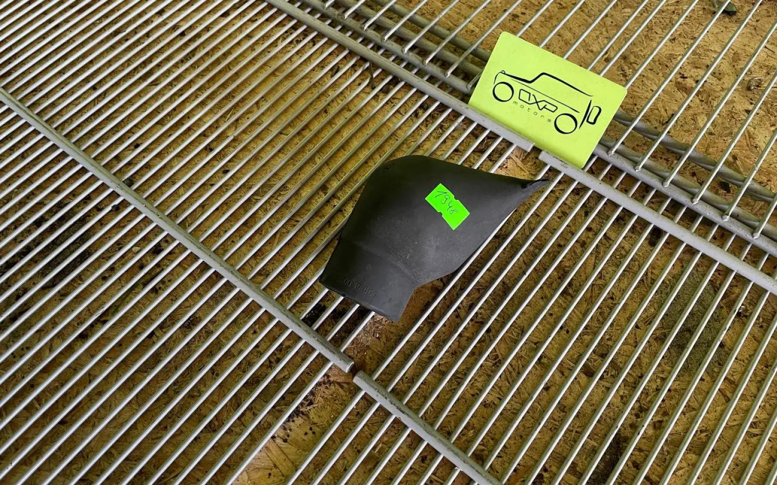 Mercedes-Benz G-Class 230GE W460 Dust drain valve - dust draine