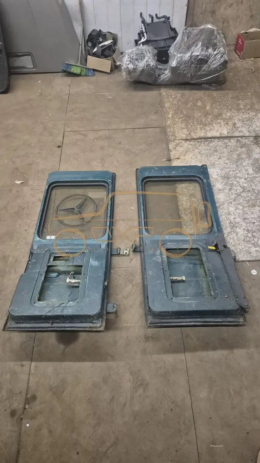 Mercedes-Benz G-Class Barn door set + spare wheel holder
