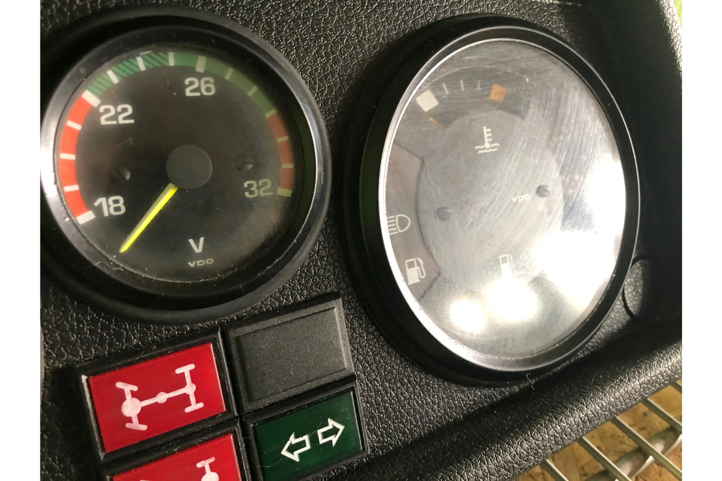 Mercedes-Benz G-Class W460/461 G240 24vK Tachometer/Speedometer
