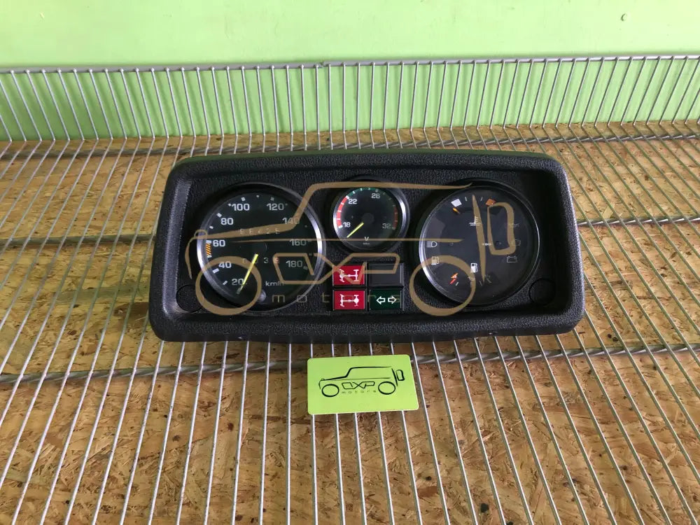 Mercedes-Benz G-Class W460/461 G240 24vK Tachometer/Speedometer