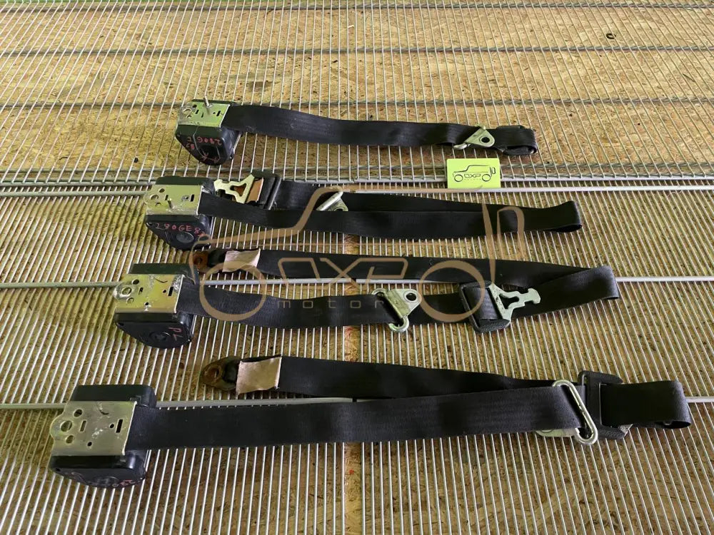 Mercedes-Benz G-Class W460/461 Seat Belt Set