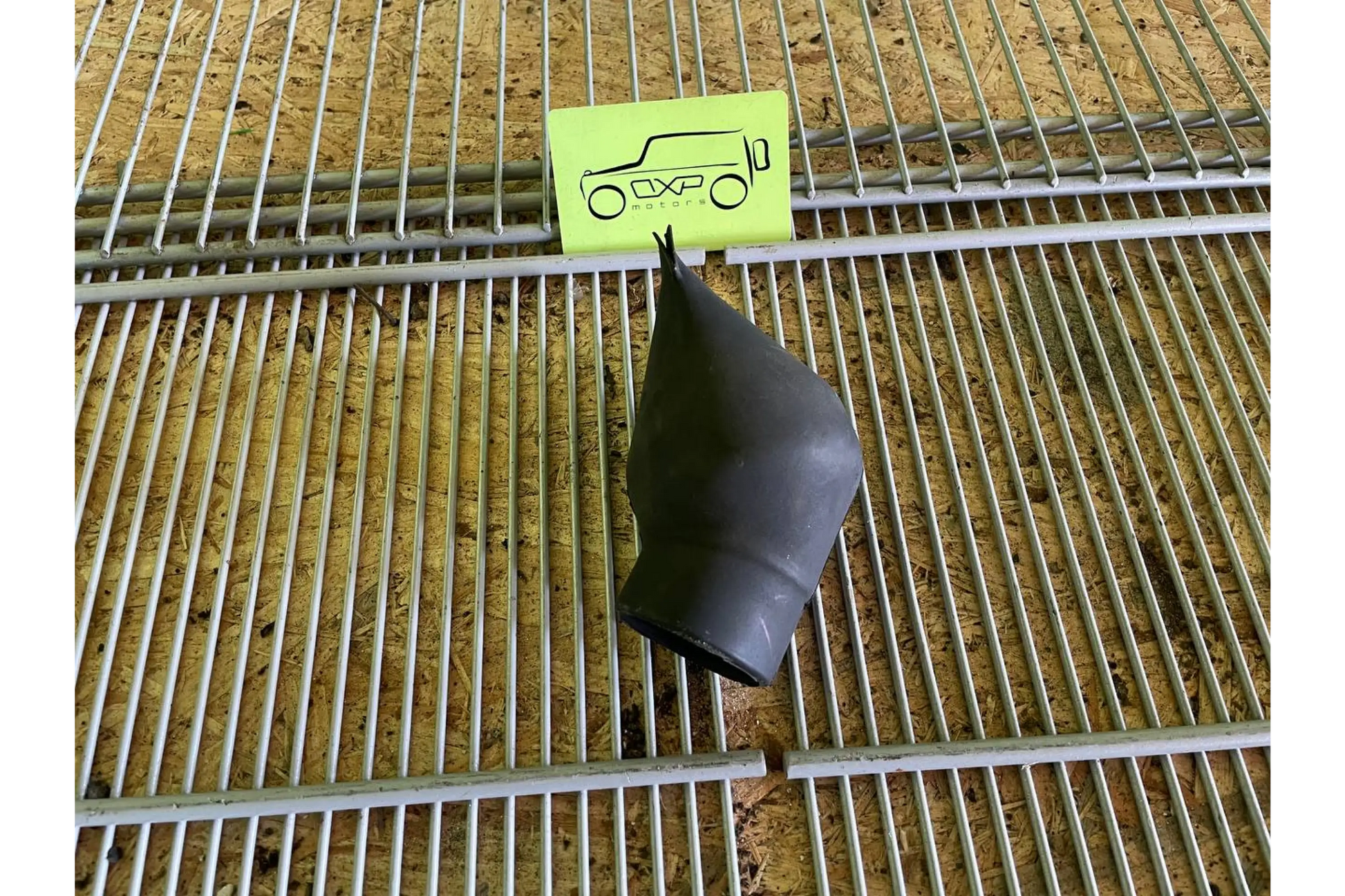 Mercedes-Benz G-Class 230GE W460 Dust drain valve - dust draine