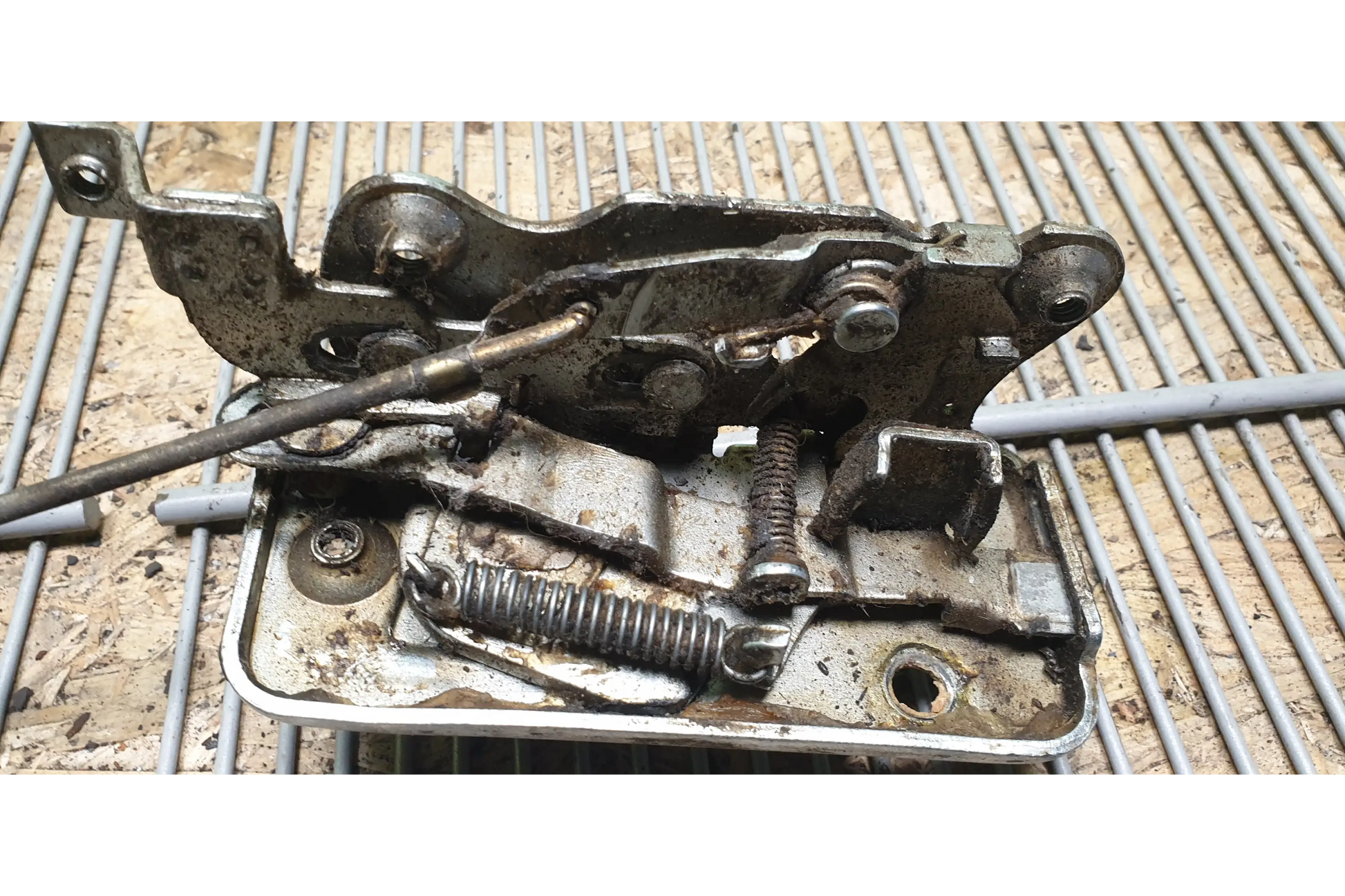 Mercedes-Benz G-Class W460 Right door lock - door lock