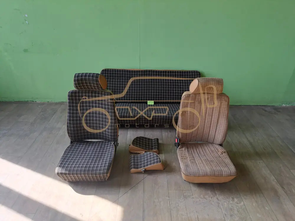 Mercedes-Benz G-Class W460 SWB Seat set