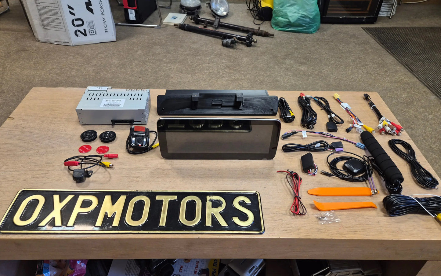 Mercedes-Benz G-Class W460/W461/W463 79-99 Android with bracket - 4GB + 64GB / Front Camera - Android