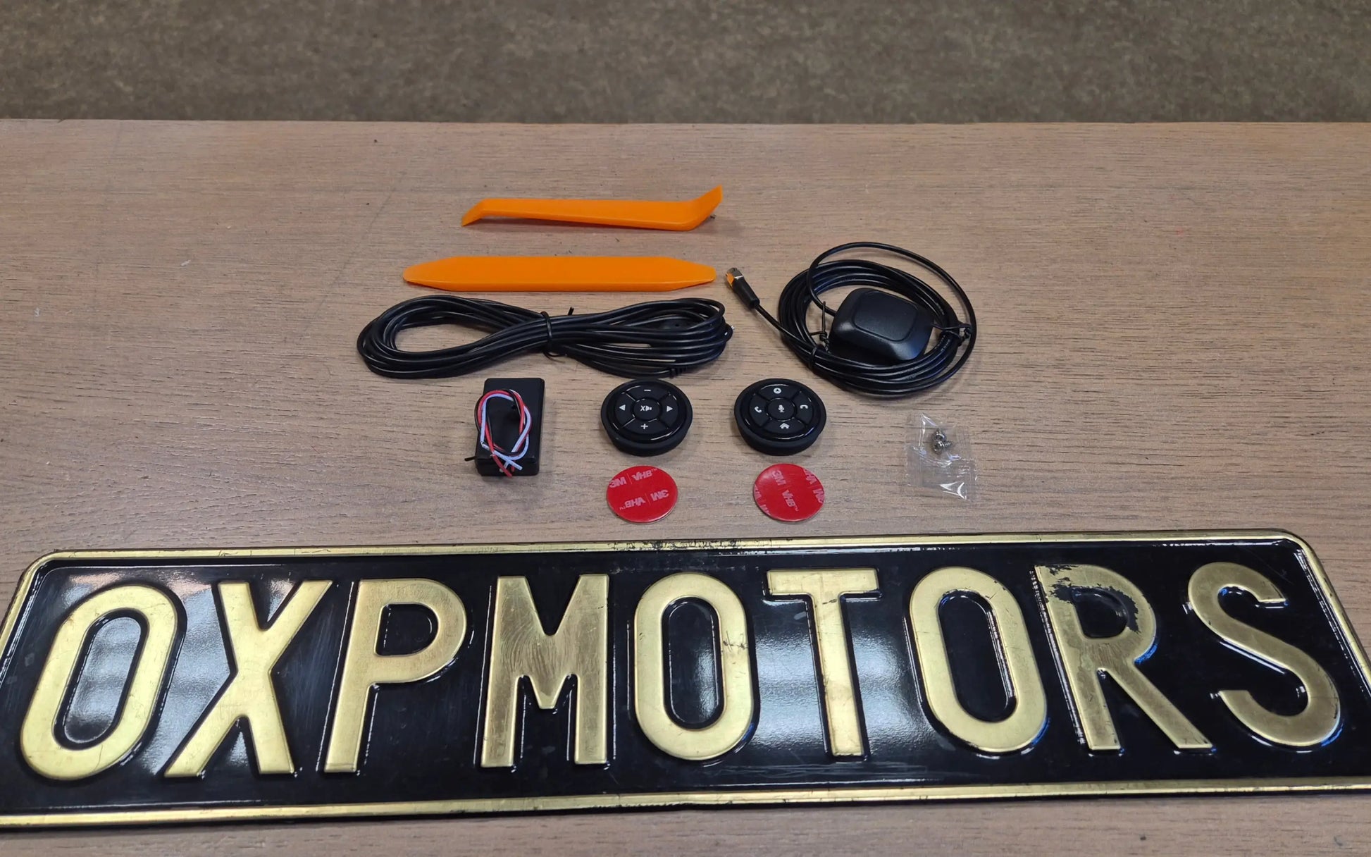 Mercedes-Benz G-Class W460/W461/W463 79-99 Android with bracket - 4GB + 64GB / Front Camera - Android