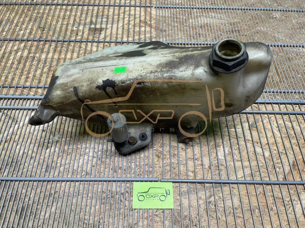 Mercedes-Benz G-Class W460 Windscreen washer reservoir