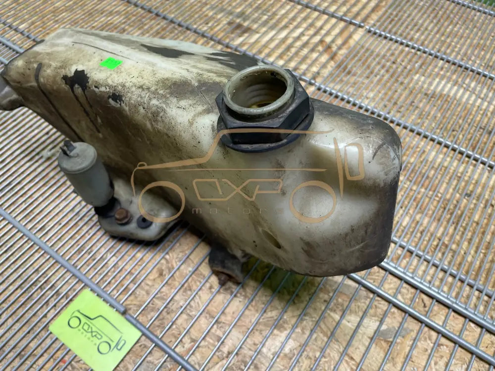 Mercedes-Benz G-Class W460 Windscreen washer reservoir