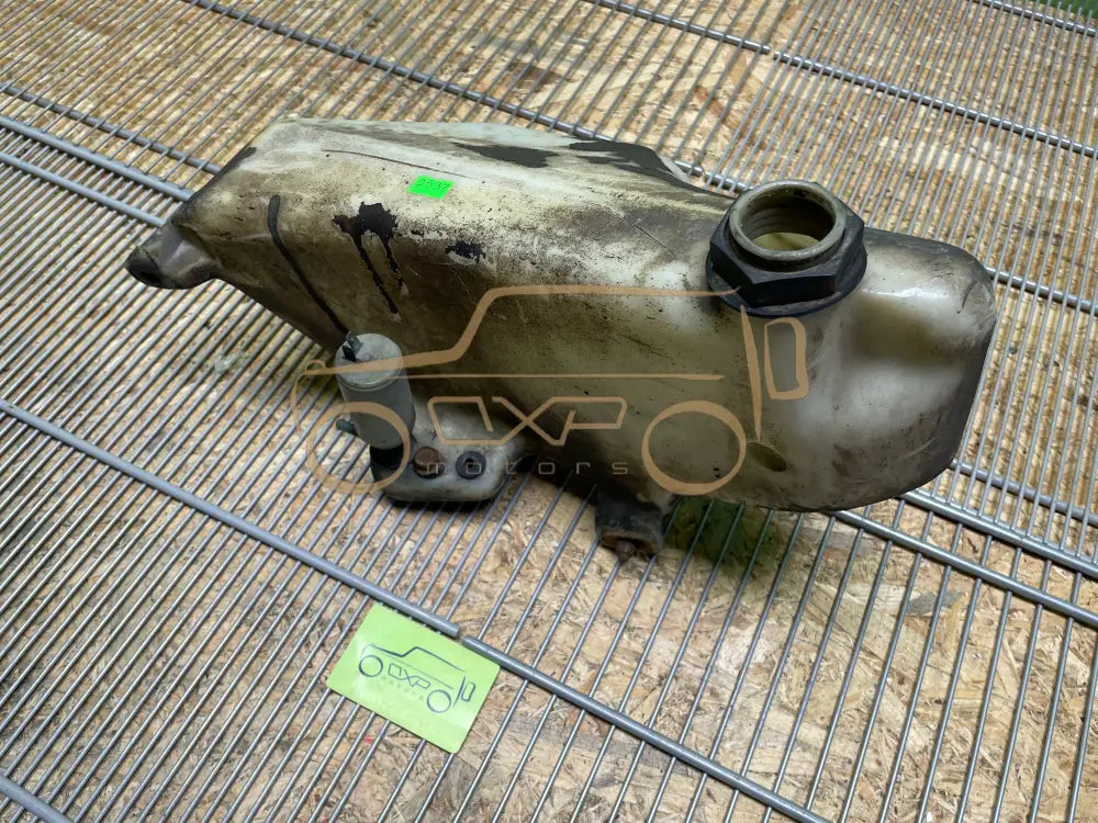 Mercedes-Benz G-Class W460 Windscreen washer reservoir