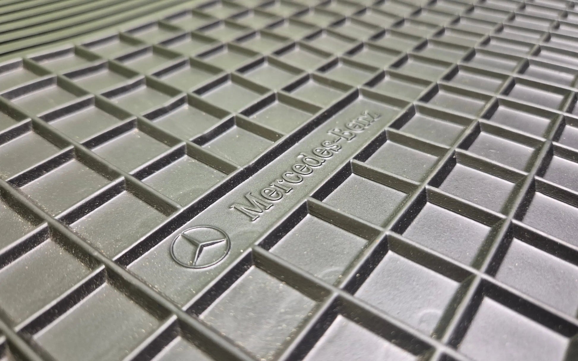 Mercedes-Benz G-Class W463 00-17 Rubber floor mats - floor mats