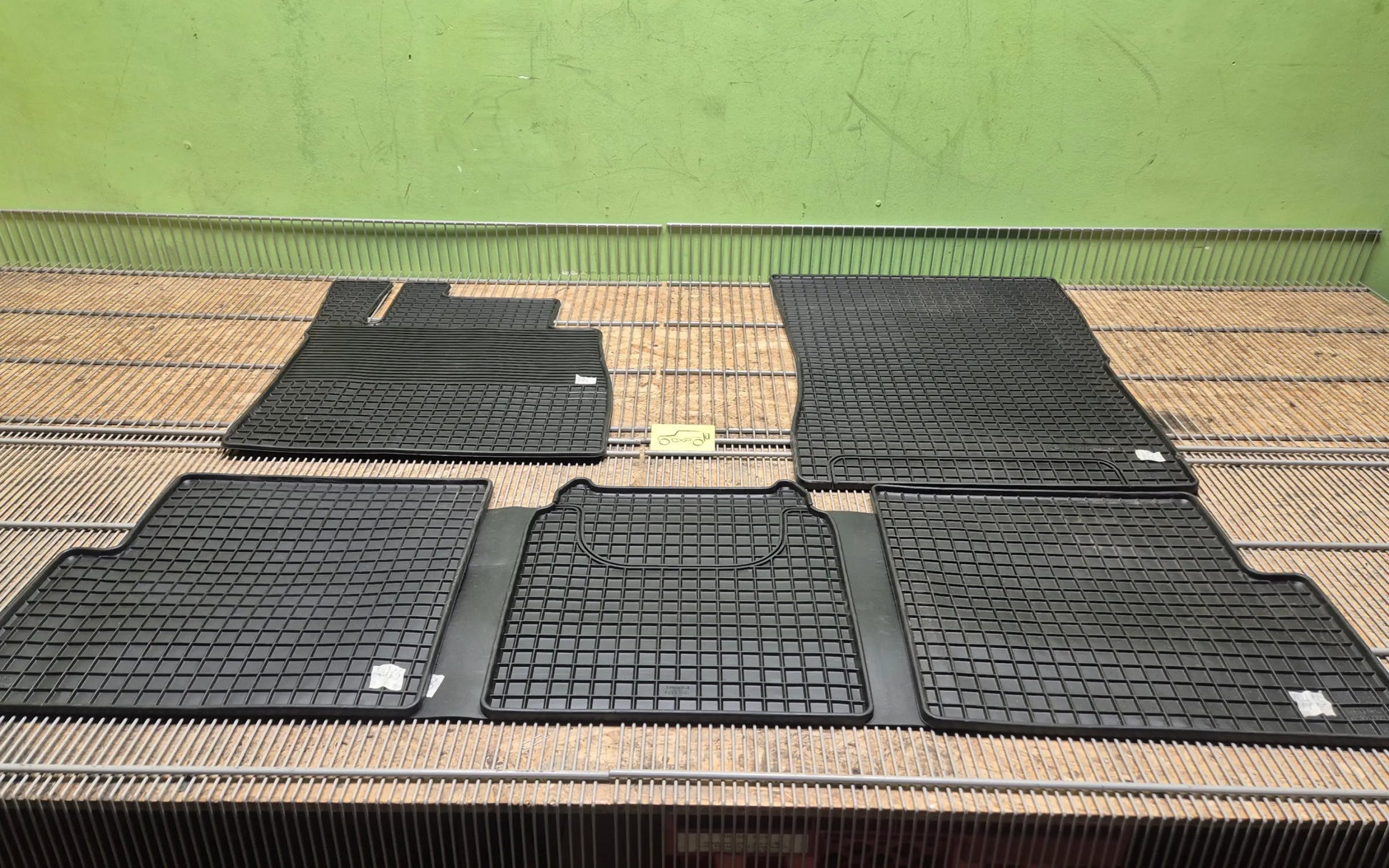 Mercedes-Benz G-Class W463 00-17 Rubber floor mats - floor mats