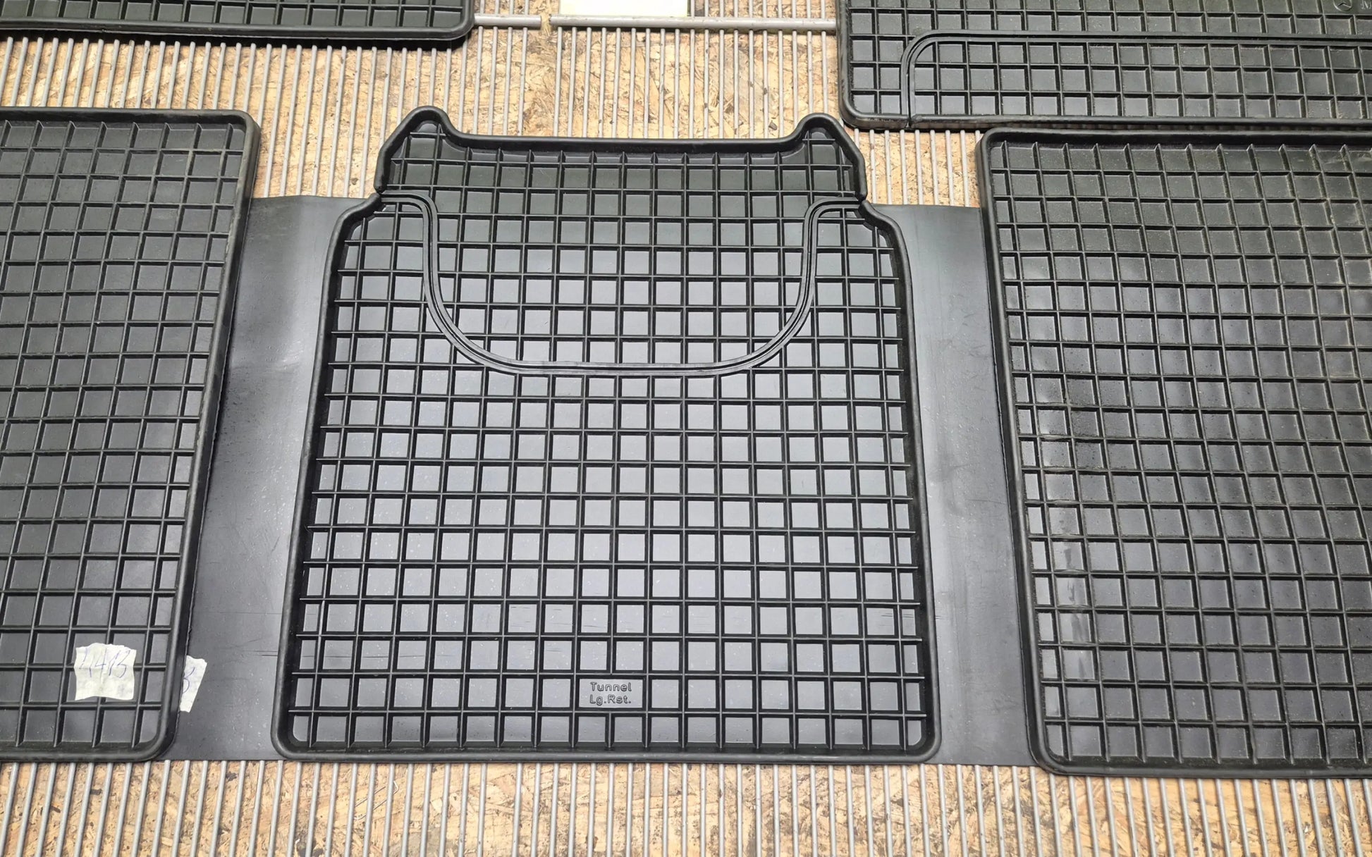 Mercedes-Benz G-Class W463 00-17 Rubber floor mats - floor mats
