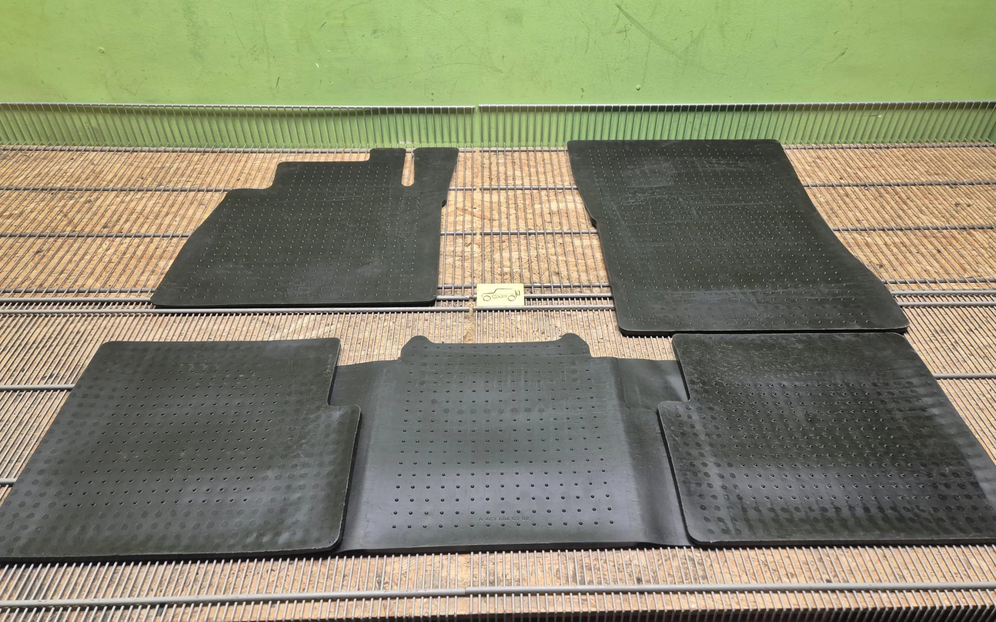 Mercedes-Benz G-Class W463 00-17 Rubber floor mats - floor mats
