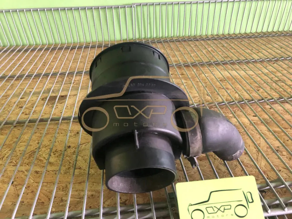 Mercedes-Benz G-Class W463 Air cleaner