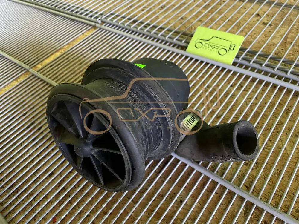 Mercedes-Benz G-Class W463 Air Cleaner