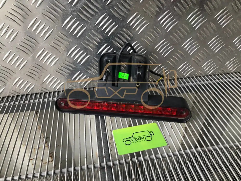 Mercedes-Benz G-Class W463 Auxiliary brake light