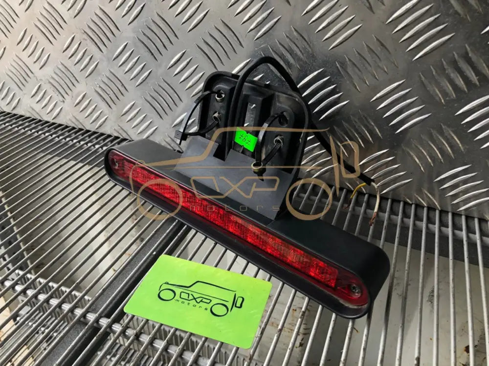 Mercedes-Benz G-Class W463 Auxiliary brake light