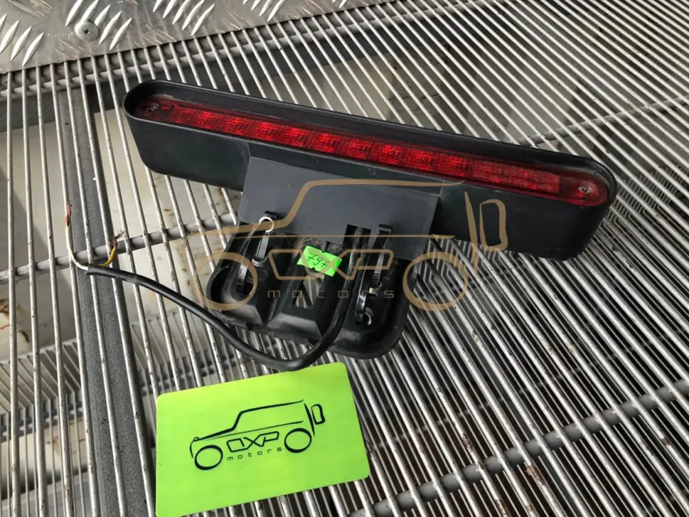 Mercedes-Benz G-Class W463 Auxiliary brake light
