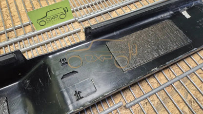 Mercedes-Benz G-Class W463 B-Pillar Cover