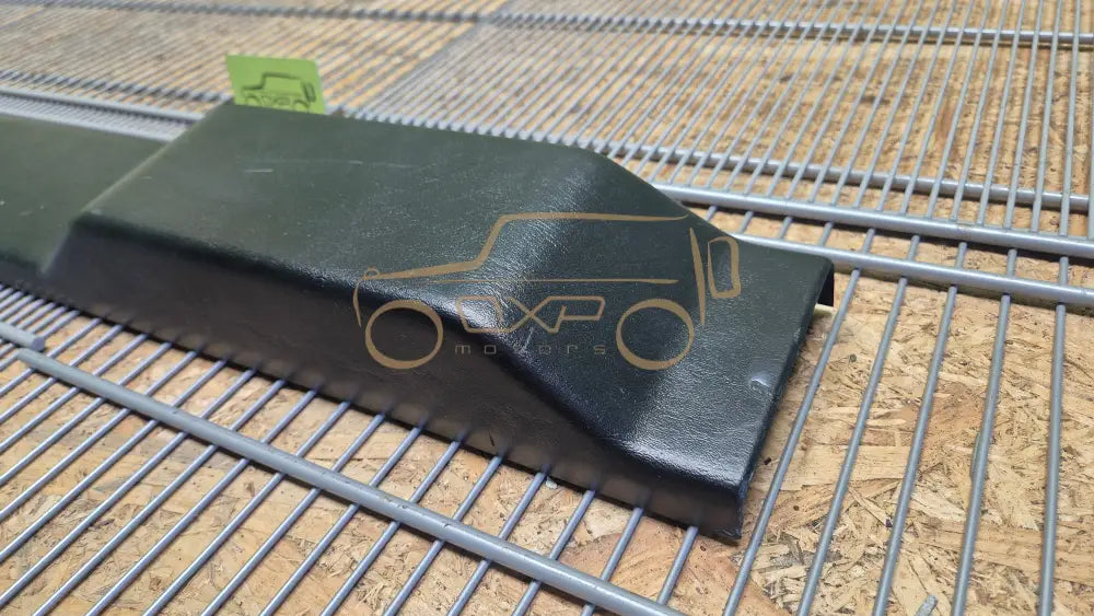 Mercedes-Benz G-Class W463 B-Pillar Cover