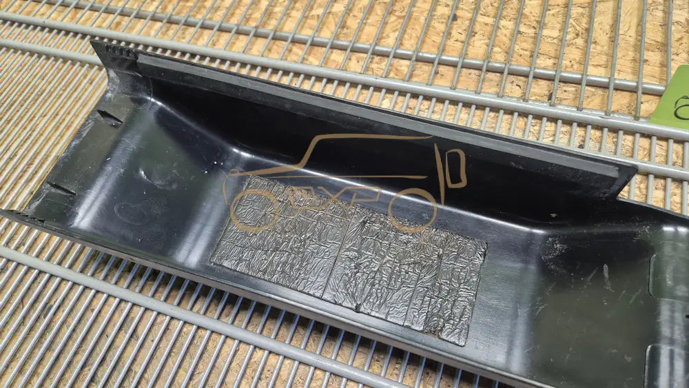 Mercedes-Benz G-Class W463 B-Pillar Cover