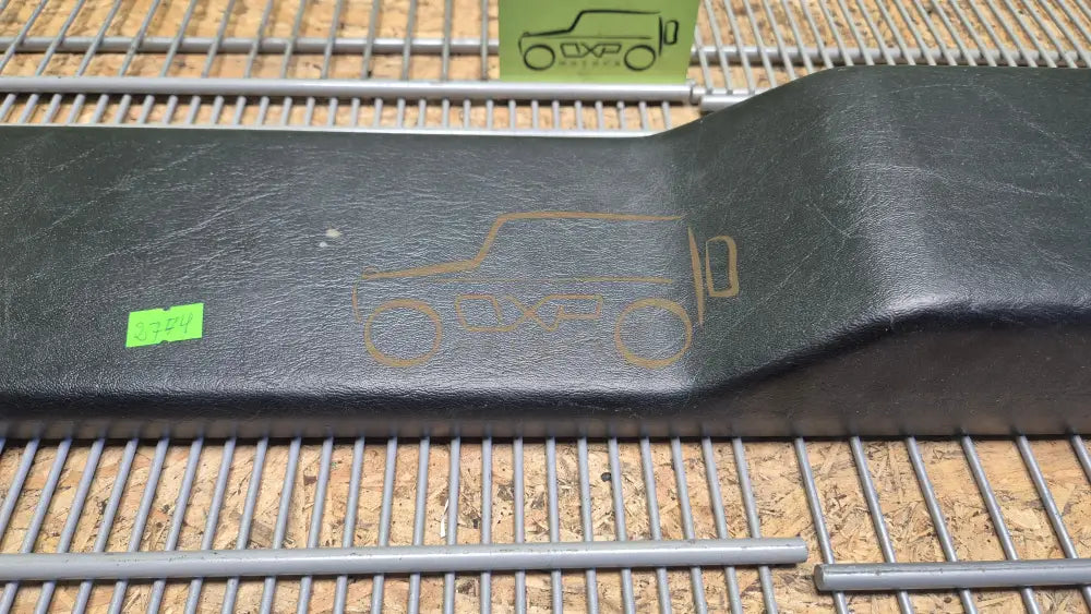 Mercedes-Benz G-Class W463 B-Pillar Cover