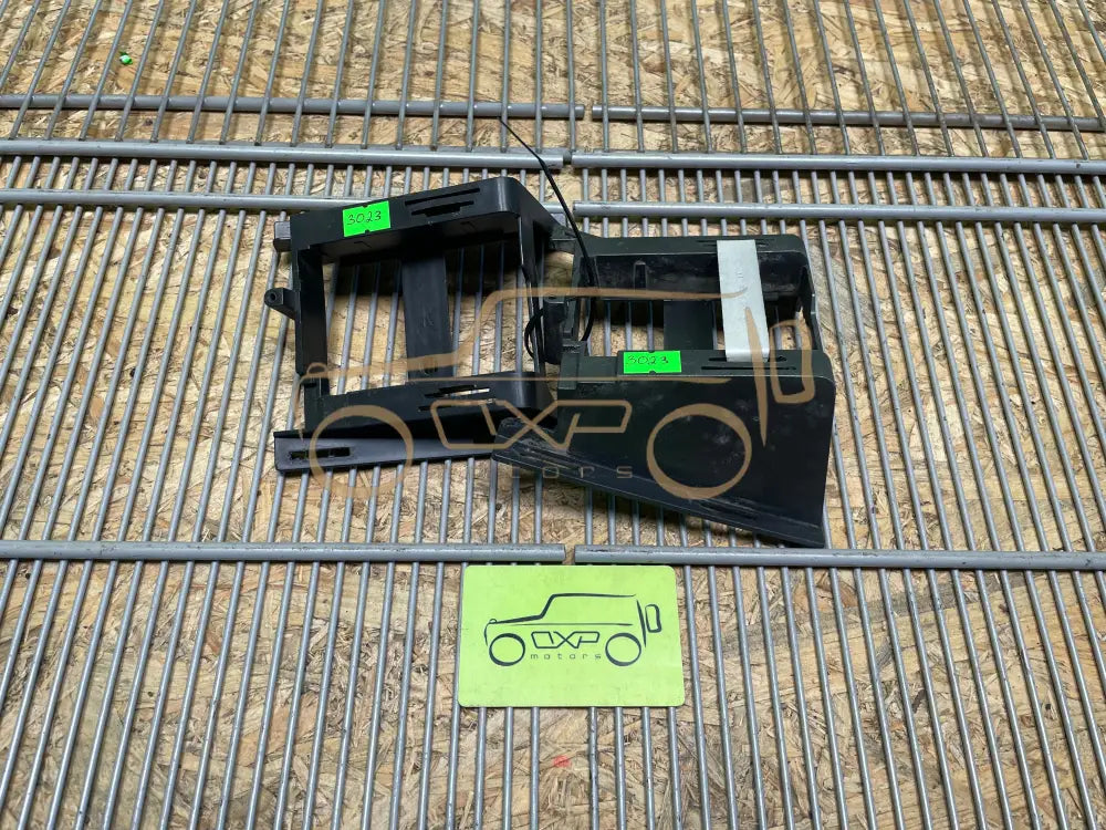 Mercedes-Benz G-Class W463 Blind spot radar mount bracket set - blind spot radar mount bracket