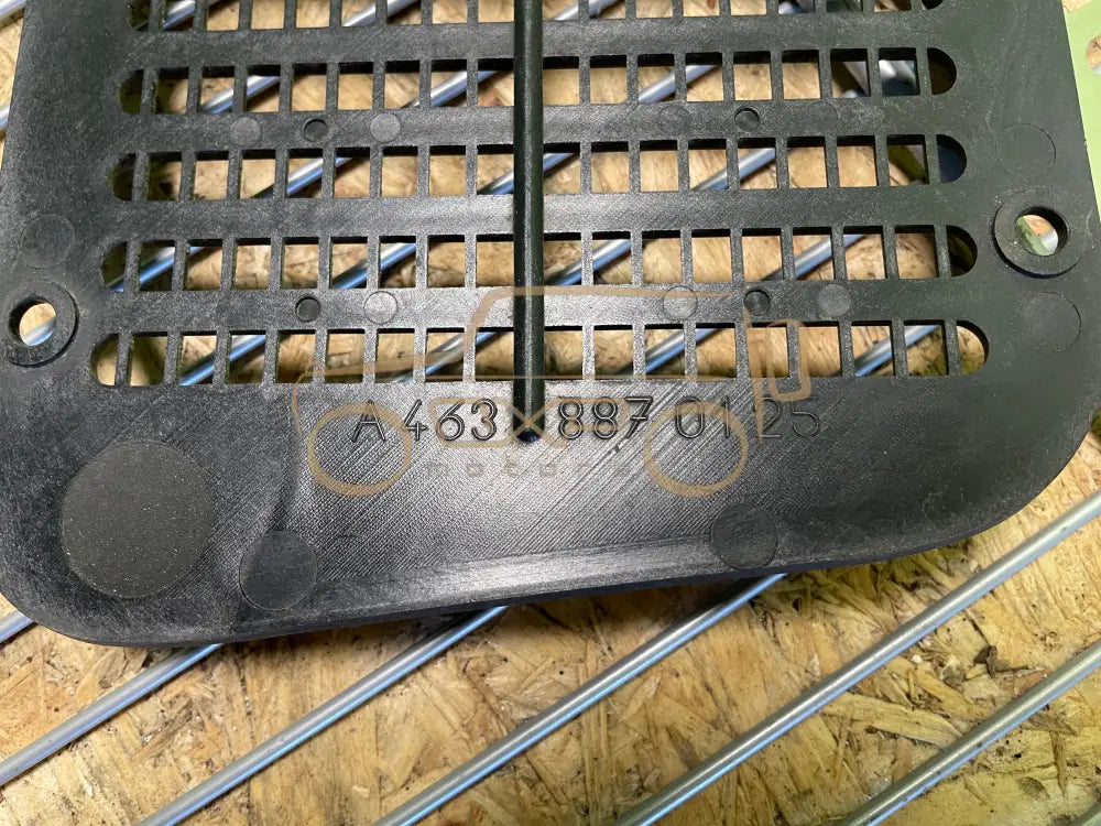 Mercedes-Benz G-Class W463 Bonnet Grille Cover