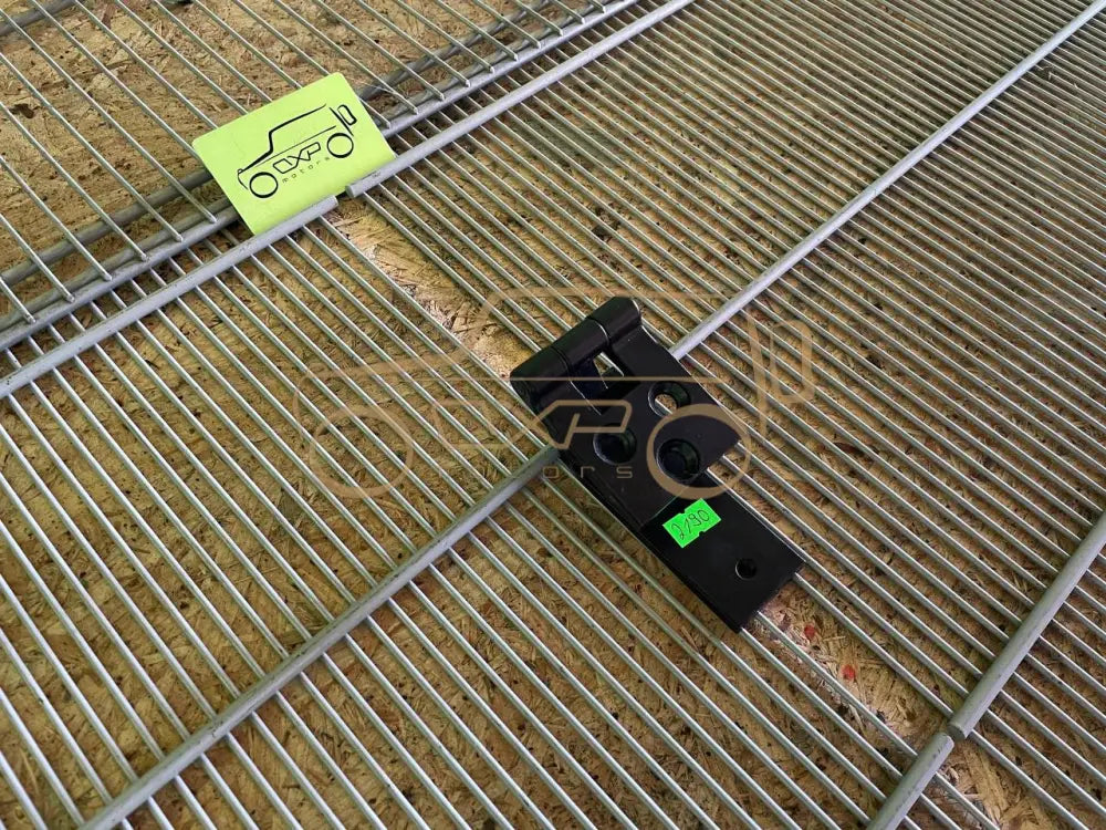 Mercedes-Benz G-Class W463 Bonnet Hinge