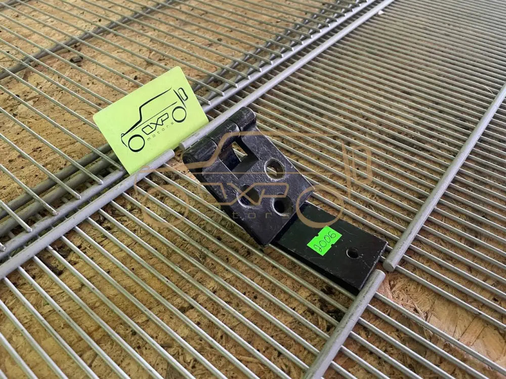 Mercedes-Benz G-Class W463 Bonnet Hinge